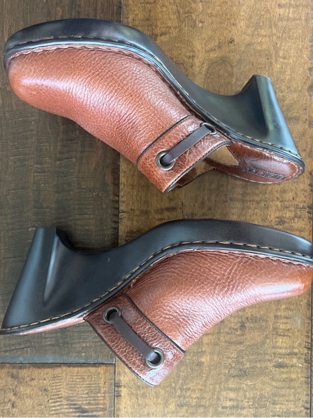Børn Corii brown leather handcrafted slip-on clogs with 3.5” wedge heels sz 8 - Picture 2 of 6